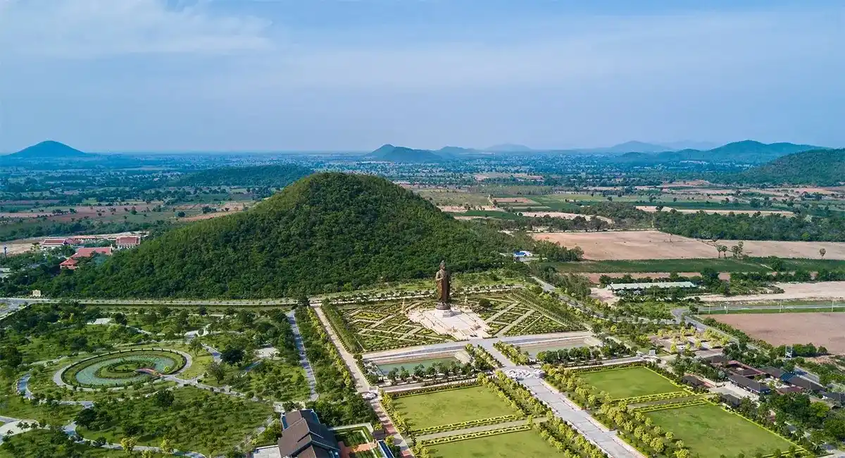 Top Emerging Areas for Land Investment in Dehradun with High ROI